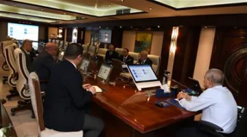 قناة السويس تستكشف شراكة استراتيجية مع مجموعة UW القبرصية لتحويل ترسانة بورسعيد إلى مركز عالمي لصناعة وصيانة السفن.