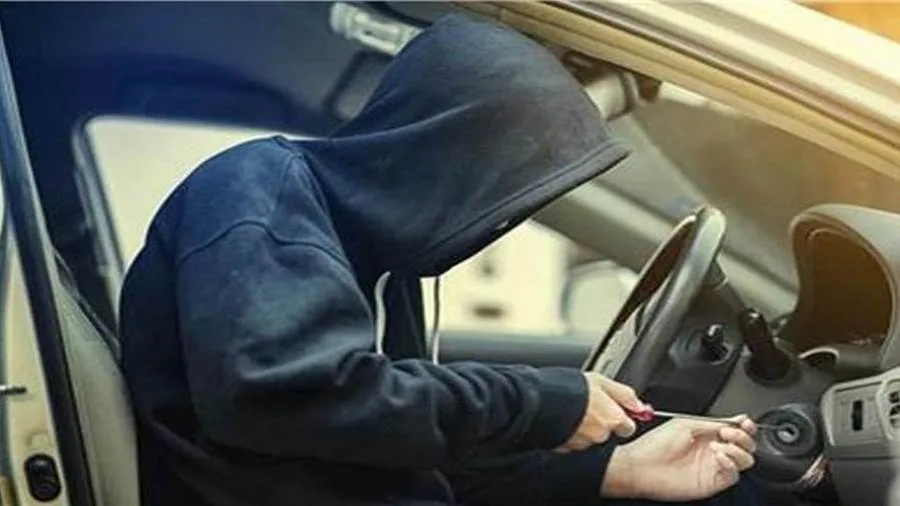 الإطاحة بشبكة إجرامية في القاهرة متخصصة في سرقة المحتويات من السيارات