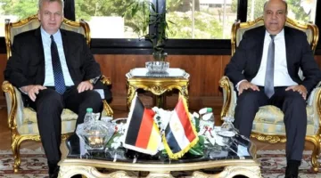 وزير الطيران: نركز على تعزيز التعاون مع القطاع الخاص والاستفادة من التجارب الدولية.