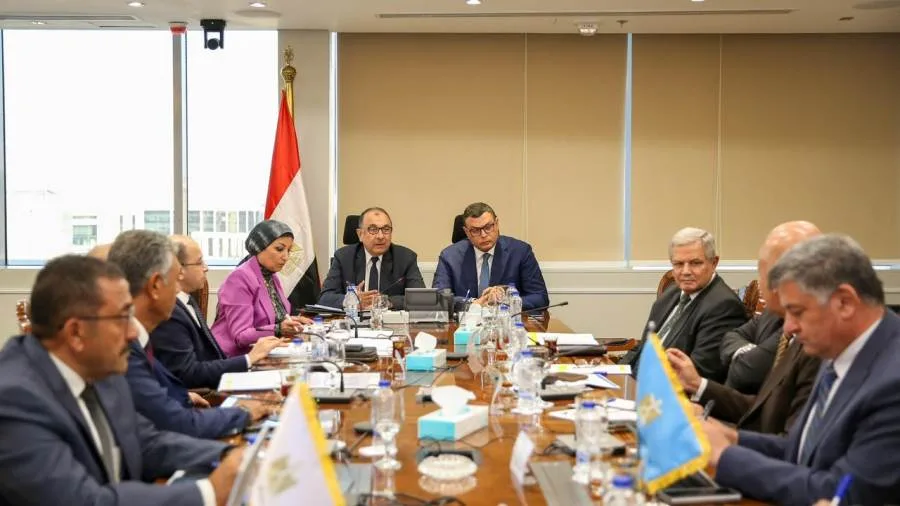 وزيرَا الإسكان وقطاع الأعمال يبحثان آخر تطورات التعاون في تحسين مجموعة من الأصول وموقف المشاريع. وزيرَا الإسكان وقطاع الأعمال يبحثان آخر تطورات التعاون في تحسين مجموعة من الأصول وموقف المشاريع.
