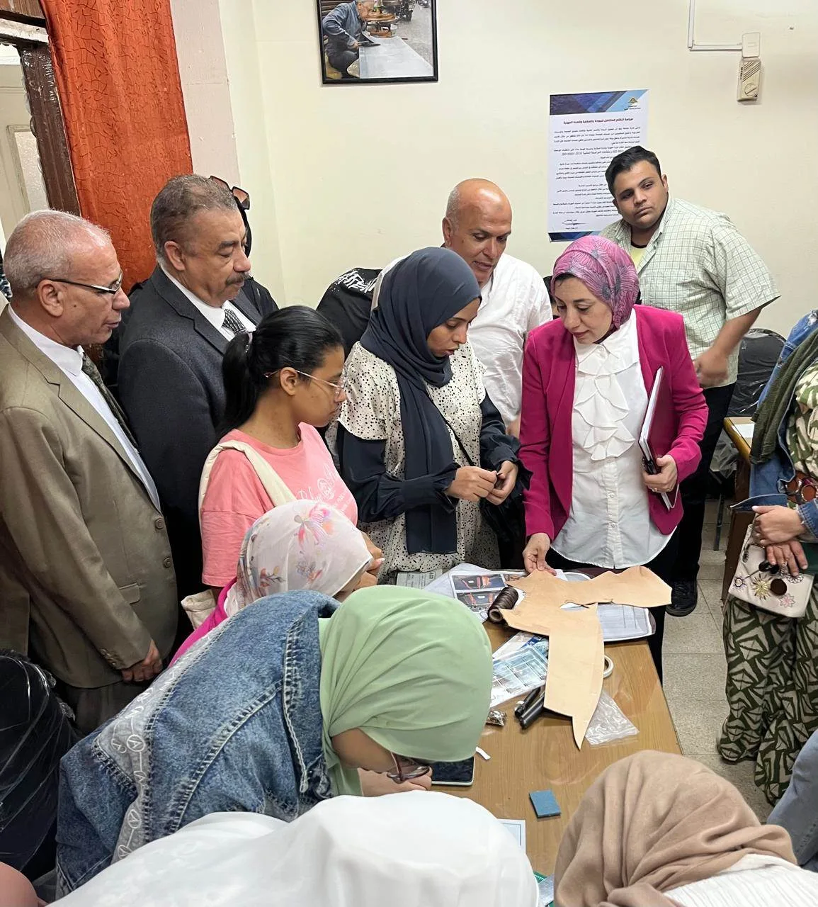 جامعة بنها تقيم برنامج التدريب الصيفي لممارسي الأشغال اليدوية والفنون.