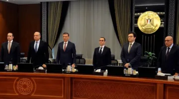 مجلس الوزراء يتوقف دقيقة لتأبين شهداء “الدائري الإقليمي” و”سنترال رمسيس”