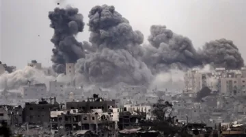 مجزرة في وضح النهار: الاحتلال يهدم منازل فوق رؤوس قاطنيها في غزة