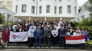 اجتماع مثري لرئيس الجامعة البريطانية في مصر مع السفير المصري في لندن بحضور مجموعة من الطلاب