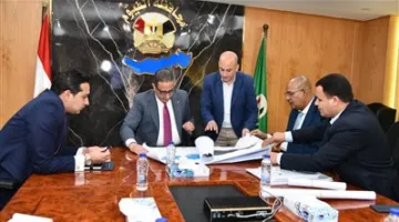 بالتعاون مع الهيئة القومية للاستشعار عن بعد، محافظ الفيوم يستلم تقرير نتائج دراسة الاستخدام الأمثل للأراضي في المنطقة الجنوبية من بحيرة قارون.