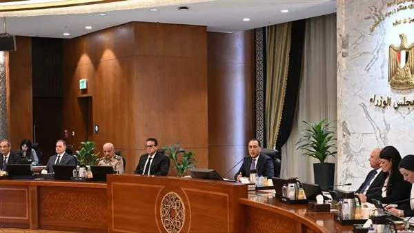 الحكومة تعلن تنفيذ 15 مشروعًا خدميًا في عدة محافظات لدعم مجالات النقل والتعليم والبنية التحتية الحكومة تعلن تنفيذ 15 مشروعًا خدميًا في عدة محافظات لدعم مجالات النقل والتعليم والبنية التحتية