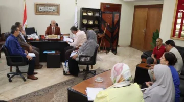سكرتير بني سويف يشرف على جمع المستحقات لمشاريع صرف المياه المغطاة للأراضي الزراعية
