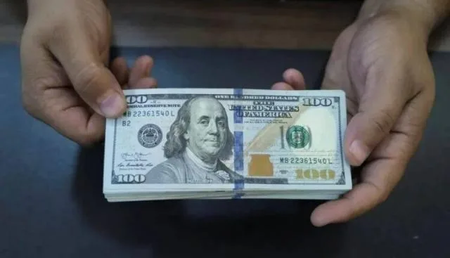 الدولار يستمر في الانخفاض أمام الجنيه خلال منتصف تعاملات اليوم الدولار يستمر في الانخفاض أمام الجنيه خلال منتصف تعاملات اليوم