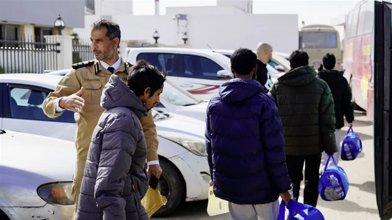 بعد شهرين من النقاشات.. ليبيا تحرر 7 عراقيين محتجزين لديها بعد شهرين من النقاشات.. ليبيا تحرر 7 عراقيين محتجزين لديها