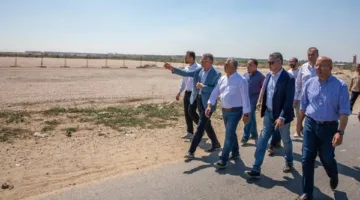 رئيس هيئة قناة السويس الاقتصادية يقوم بجولة في مشروعات البنية التحتية في القنطرة غرب تحضيراً للافتتاحات القادمة.