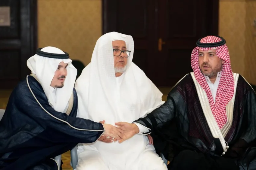 معتز كتبي يحيي حفلة عقد قرانه في أجواء تقليدية حجازية معتز كتبي يحيي حفلة عقد قرانه في أجواء تقليدية حجازية