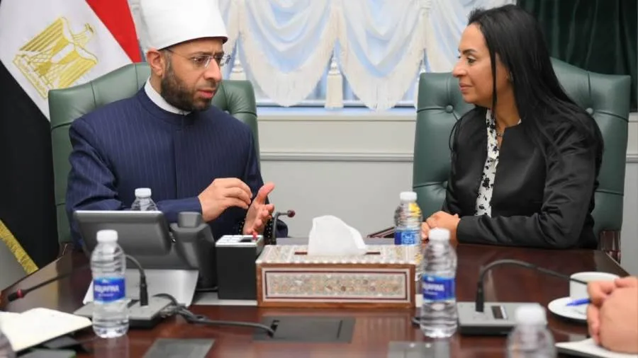 وزيرة التضامن الاجتماعي تلتقي وزير الأوقاف لمناقشة سبل التعاون في دعم المبادرات الموجهة للأسر ذات الاحتياج الأكبر وزيرة التضامن الاجتماعي تلتقي وزير الأوقاف لمناقشة سبل التعاون في دعم المبادرات الموجهة للأسر ذات الاحتياج الأكبر