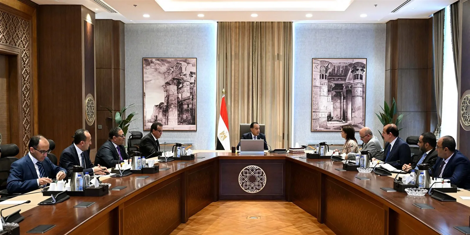 رئيس الوزراء يجتمع بالمدير الإقليمي لمنظمة الصحة العالمية في منطقة الشرق الأوسط رئيس الوزراء يجتمع بالمدير الإقليمي لمنظمة الصحة العالمية في منطقة الشرق الأوسط