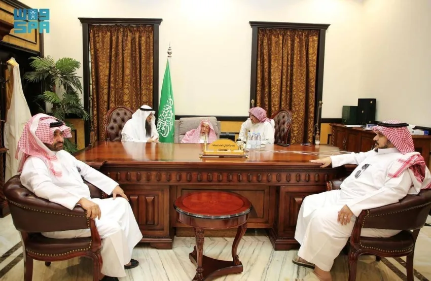 المفتي العام للمملكة يلتقي وفدًا من جمعية أرزاق ويثني على جهودهم في الحفاظ على النعمة المفتي العام للمملكة يلتقي وفدًا من جمعية أرزاق ويثني على جهودهم في الحفاظ على النعمة