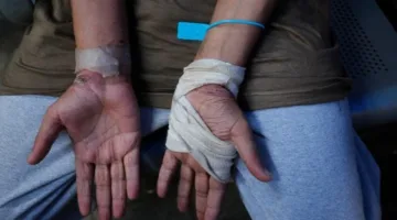 لاهاي: تسليم المحكمة الجنائية الدولية وثائق حول انتهاكات إسرائيل لحقوق الأسرى
