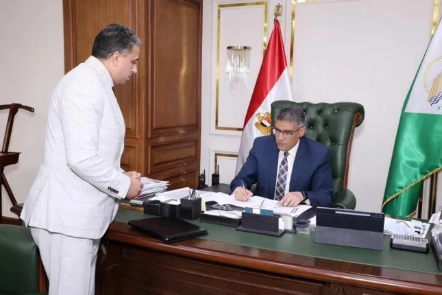 للتقليل من الازدحام.. محافظ الجيزة يُصدر توجيهات بتأجيل تسليم شهادة الكشف الطبي لضعاف الصف الأول الابتدائي.