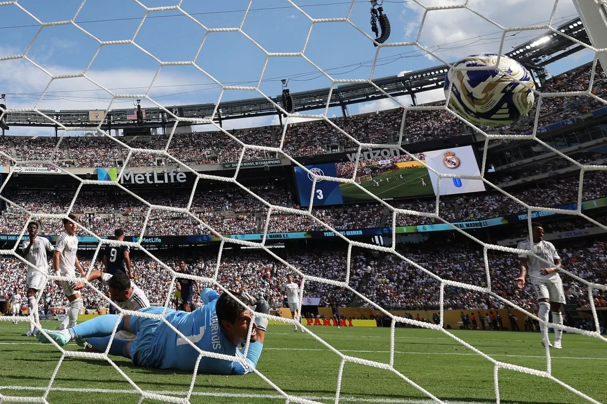 باريس سان جيرمان يهزم ريال مدريد بأربعة أهداف ويتأهل إلى نهائي كأس العالم للأندية. باريس سان جيرمان يهزم ريال مدريد بأربعة أهداف ويتأهل إلى نهائي كأس العالم للأندية.