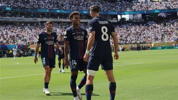 عاجل.. باريس سان جيرمان يهزم ريال مدريد بأربعة أهداف ويتأهل لمواجهة تشيلسي في نهائي كأس العالم للأندية. عاجل.. باريس سان جيرمان يهزم ريال مدريد بأربعة أهداف ويتأهل لمواجهة تشيلسي في نهائي كأس العالم للأندية.