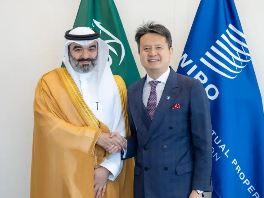 وزير الاتصالات يلتقي بقادة المنظمات العالمية ووزراء الاقتصاد الرقمي لمناقشة التعاون. وزير الاتصالات يلتقي بقادة المنظمات العالمية ووزراء الاقتصاد الرقمي لمناقشة التعاون.