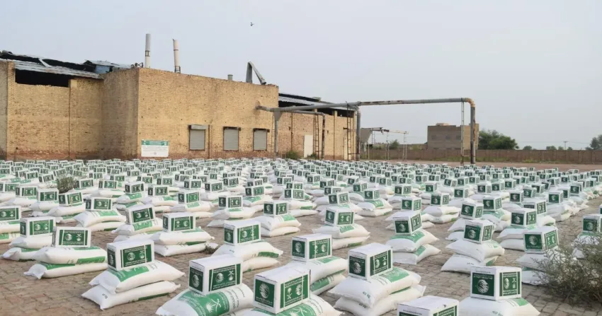 مركز الملك سلمان للإغاثة يقوم بتوزيع 2,617 سلة غذائية في مناطق متعددة من باكستان