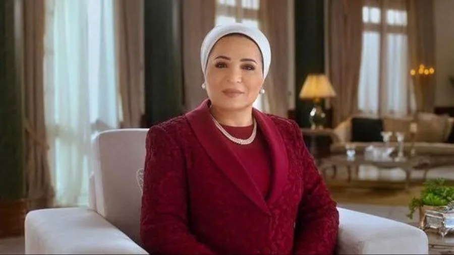 السيدة انتصار السيسي: أجريت اتصالًا هاتفيًا مع والدة الملازم أول نور امتياز كامل اليوم. السيدة انتصار السيسي: أجريت اتصالًا هاتفيًا مع والدة الملازم أول نور امتياز كامل اليوم.