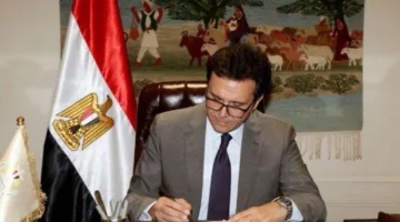 وزير الثقافة يعلن تشكيل لجنة لتنظيم بينالي الإسكندرية بعد 12 عامًا من الانقطاع