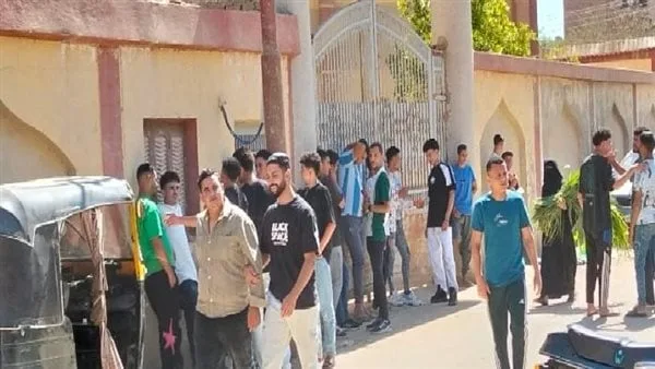 استقبال طلاب الثانوية العامة لأداء اختبارات نهاية ماراثون الامتحانات استقبال طلاب الثانوية العامة لأداء اختبارات نهاية ماراثون الامتحانات