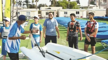 الرياضة للجميع يطلق برنامج لتعليم الشراع والتجديف بالكياك