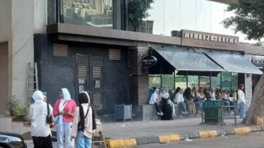طلاب الثانوية العامة يتوجهون إلى اللجان في ختام فترة الامتحانات طلاب الثانوية العامة يتوجهون إلى اللجان في ختام فترة الامتحانات