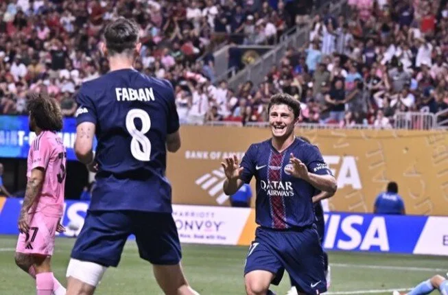 بعد إقصاء ريال مدريد.. باريس سان جيرمان يستمر في السعي نحو رباعية تاريخية. بعد إقصاء ريال مدريد.. باريس سان جيرمان يستمر في السعي نحو رباعية تاريخية.