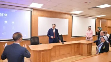 رئيس جامعة القاهرة يزور مقر الجامعة الأهلية ويشدد على التحضير للعام الدراسي الجديد