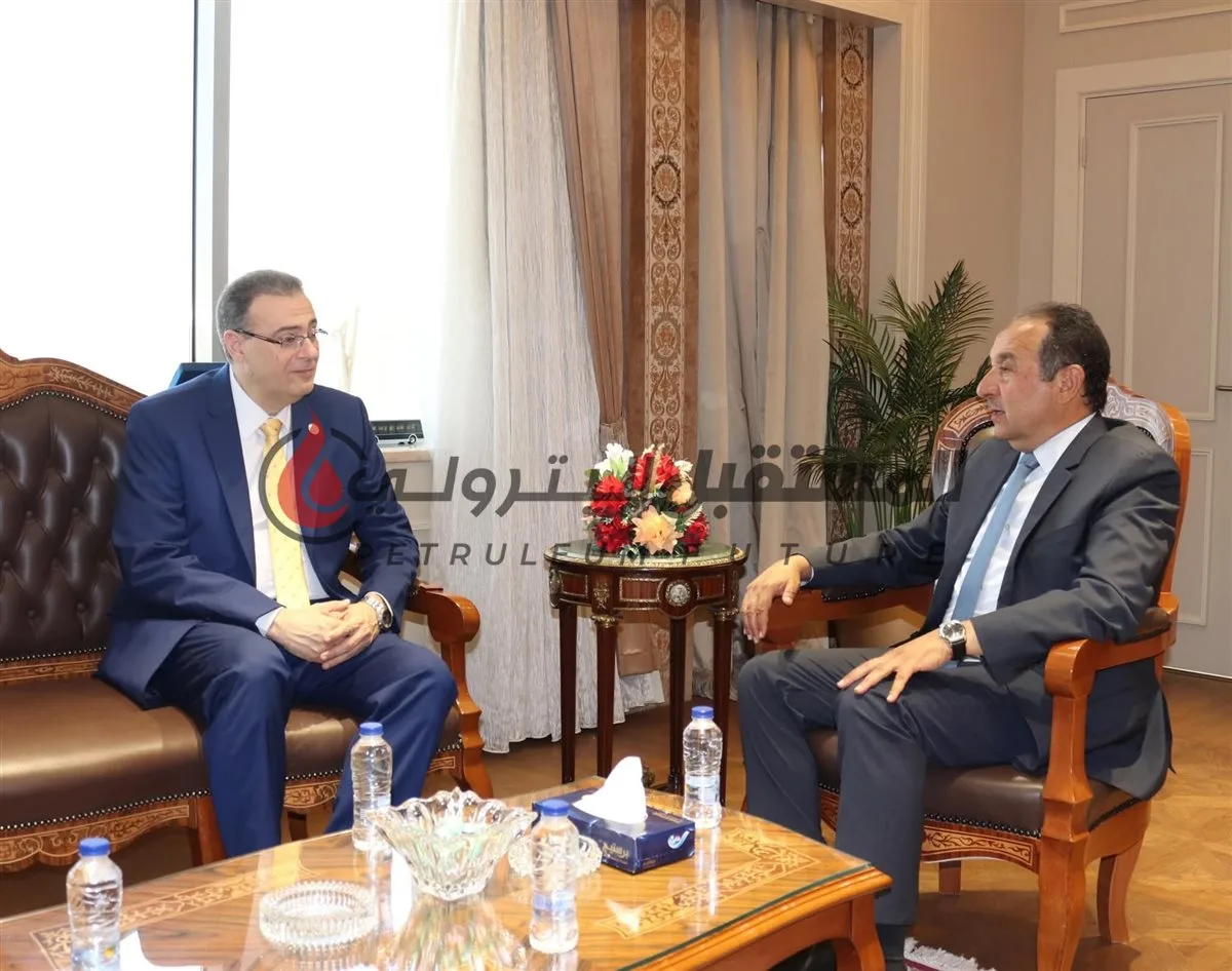 وزير قطاع الأعمال يستقبل رئيس الجهاز المركزي للتنظيم والإدارة لمناقشة سبل تعزيز التعاون المشترك وزير قطاع الأعمال يستقبل رئيس الجهاز المركزي للتنظيم والإدارة لمناقشة سبل تعزيز التعاون المشترك