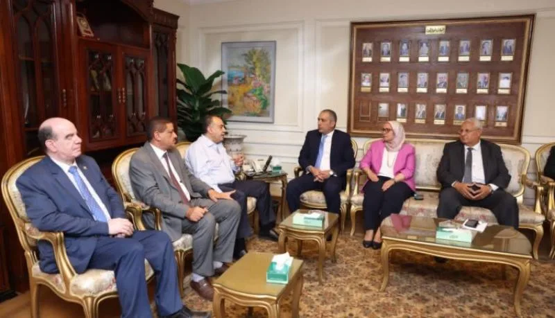 رئيس البنك الزراعي المصري يجتمع مع محافظ أسيوط لمناقشة تعزيز التعاون ودعم التنمية الزراعية في المحافظة