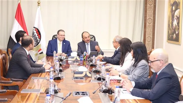 وزير قطاع الأعمال: تعزيز الكفاءات البشرية يعد عنصرًا جوهريًا في استراتيجية تطوير قطاع الأعمال العام وزير قطاع الأعمال: تعزيز الكفاءات البشرية يعد عنصرًا جوهريًا في استراتيجية تطوير قطاع الأعمال العام