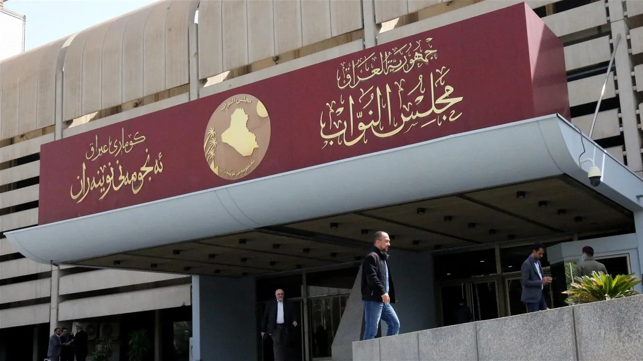 البرلمان يخطط لوضع قوانين جديدة لحماية البيئة والجهات المعنية تغلق 605 مشروعات صناعية غير ملتزمة. البرلمان يخطط لوضع قوانين جديدة لحماية البيئة والجهات المعنية تغلق 605 مشروعات صناعية غير ملتزمة.