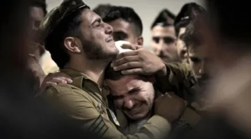 جندي إسرائيلي من لواء “غولاني” ينتحر بعد شهر من وفاة صديقه في غزة.. “هآرتس”: نتائج مروعة والجيش يخفى الحقائق.