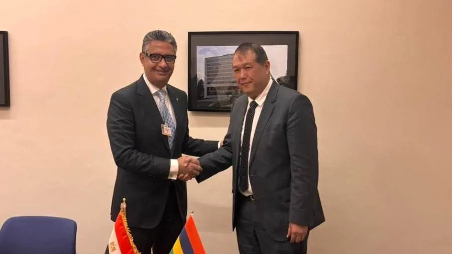 وزير التموين يناقش مع نظيره في موريشيوس سبل التعاون في توفير السلع الأساسية وزير التموين يناقش مع نظيره في موريشيوس سبل التعاون في توفير السلع الأساسية