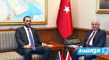 الوزير الزوبي يجتمع مع نظيره التركي للدفاع في أنقرة