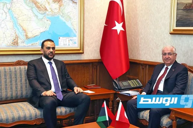 الوزير الزوبي يجتمع مع نظيره التركي للدفاع في أنقرة