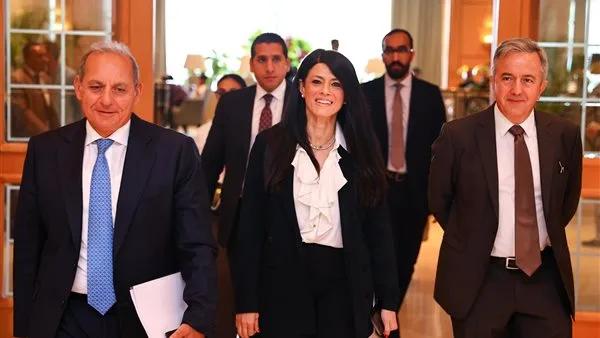 وزيرة التخطيط تشهد مراسم توقيع أول تمويل مستدام بقيمة 100 مليون دولار وزيرة التخطيط تشهد مراسم توقيع أول تمويل مستدام بقيمة 100 مليون دولار