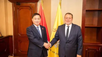 رئيس البنك المركزي يستقبل نظيره الصيني ويشهد توقيع ثلاث مذكرات تعاون مشترك.