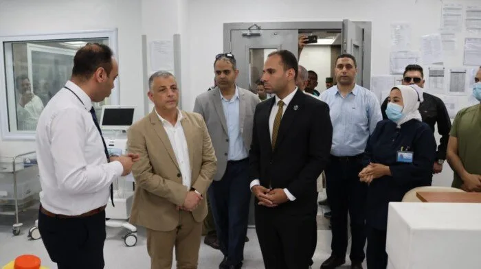 محافظ الإسماعيلية يزور مستشفى القصاصين التخصصي ويثني على مستوى الخدمات الصحية المقدمة
