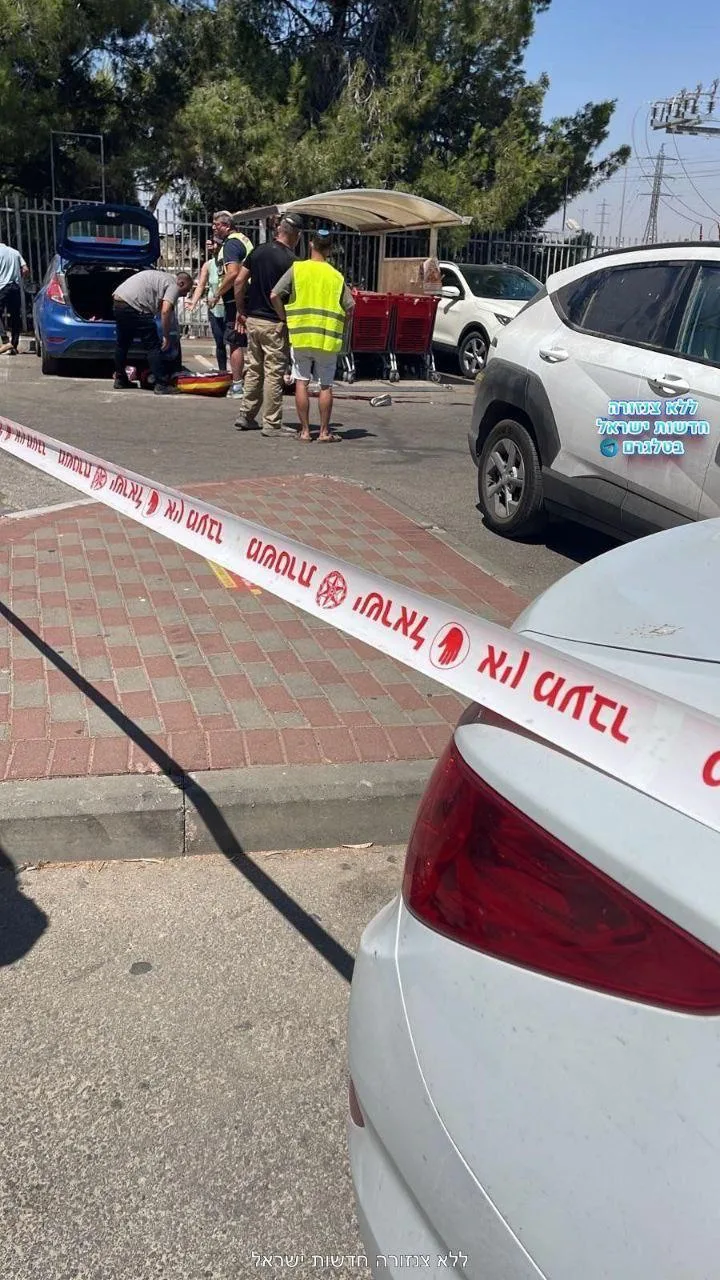 إطلاق نار يسفر عن مقتل إسرائيلي قرب مركز تسوق عند مفترق مستوطنة “غوش عتصيون” – فيديو