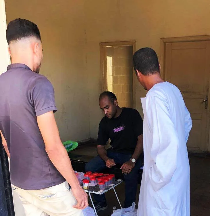 حملات مفاجئة لفحص المخدرات للسائقين من خلال 3 نقاط تفتيش متحركة ومرافق حكومية في أسوان حملات مفاجئة لفحص المخدرات للسائقين من خلال 3 نقاط تفتيش متحركة ومرافق حكومية في أسوان