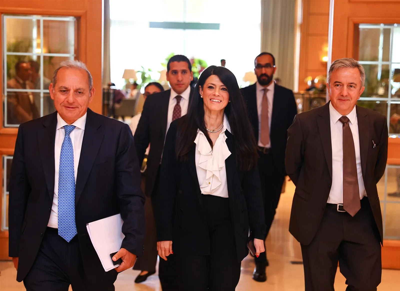 توقيع اتفاقية قرض استدامة بقيمة 100 مليون دولار بين بنك مصر وبنك الاستثمار الأوروبي توقيع اتفاقية قرض استدامة بقيمة 100 مليون دولار بين بنك مصر وبنك الاستثمار الأوروبي