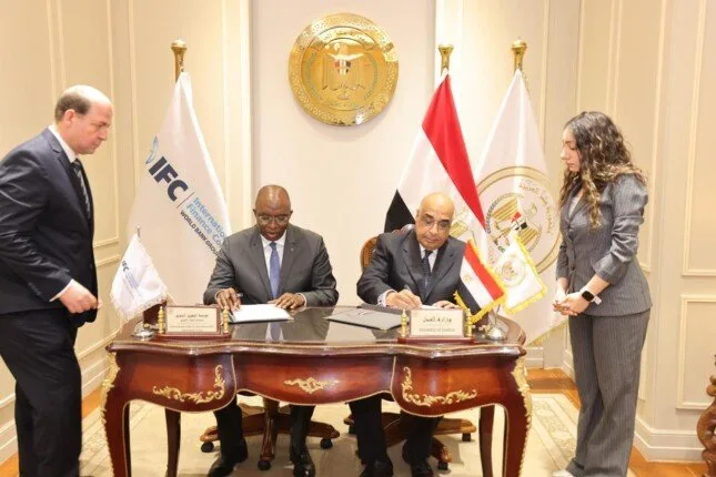 وزيرَا العدل والتخطيط يشاركون في توقيع اتفاقية تعاون مع مؤسسة التمويل الدولية وزيرَا العدل والتخطيط يشاركون في توقيع اتفاقية تعاون مع مؤسسة التمويل الدولية