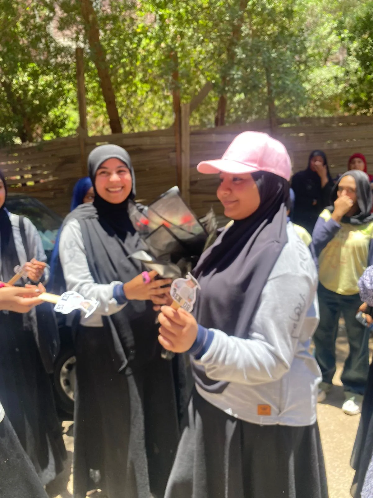 طبل ورقص.. لحظات مميزة من اليوم الختامي لماراثون الثانوية العامة في أسوان