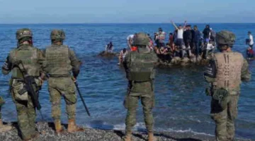 المغرب يوقف التجارة مع سبتة ومليلية بهدف تسهل عودة المهاجرين، والجهات تتحدث عن صلة ذلك بتأخير مدريد في تسليم مراقبة الطيران للرباط.
