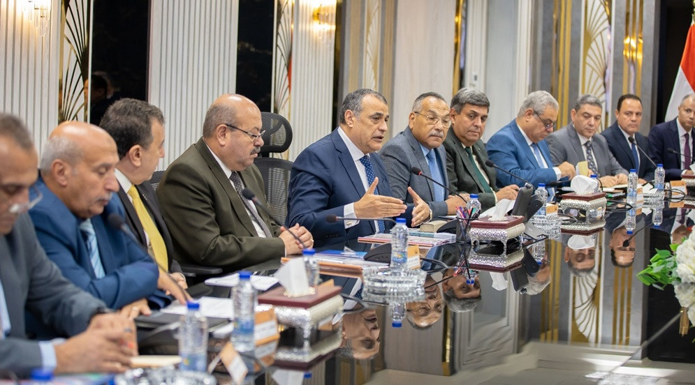 وزيرا الإنتاج الحربي والكهرباء