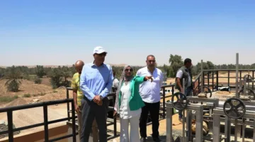 محافظ أسوان يزور مشروع محطة معالجة مياه الصرف الصحي في قرية الطوناب